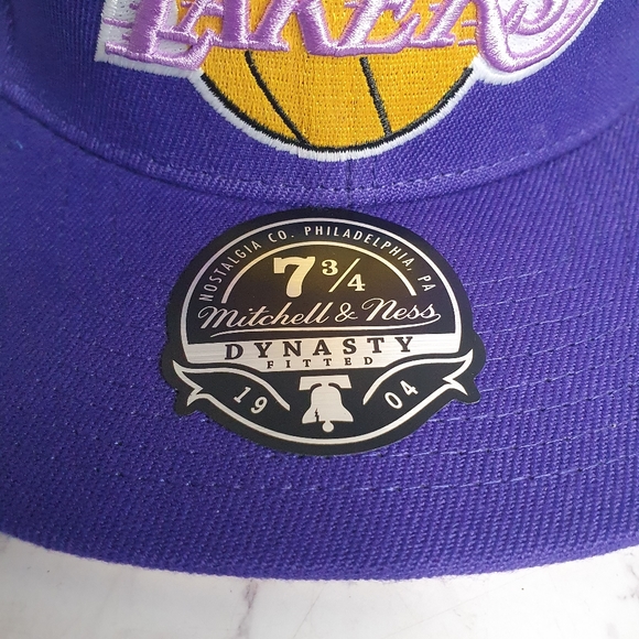 Mitchell & Ness Men's Hat Los Angeles Lakers 50th Anniversary Gray Fitted Cap - Picture 4 of 4